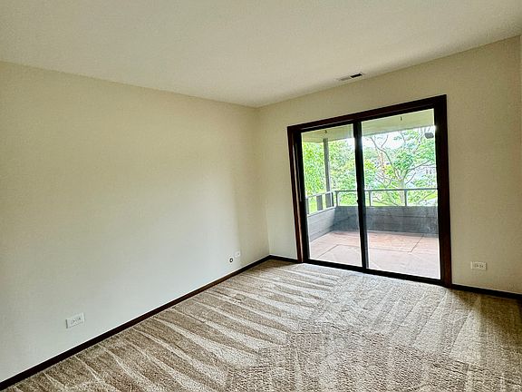 4th image of 1365 N Sterling Ave #215