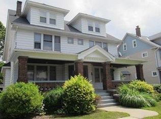 2595 Colchester Rd, Cleveland, OH 44106