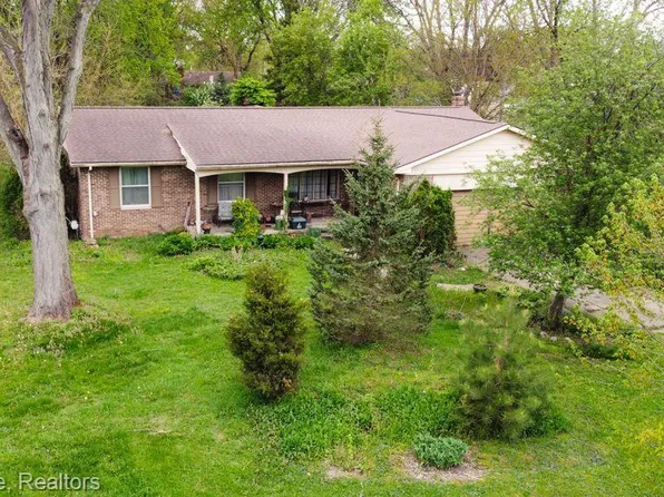 41749 Hillview Dr, Sterling Heights, MI 48314