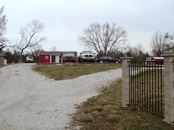 9163 Ridge Rd, Dittmer, MO 63023