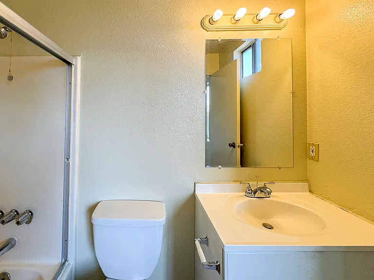4554 Russell Ave #2 — Photo 10