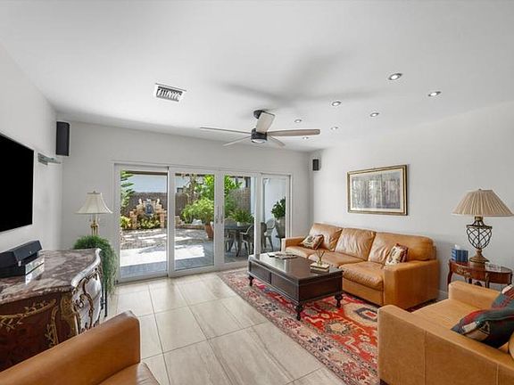 3rd image of 13514 Fountain View Blvd