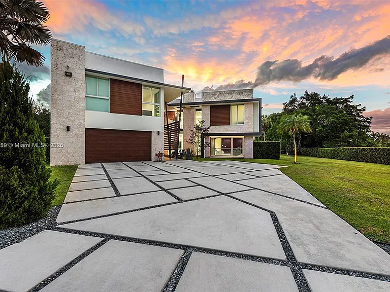 14305 Stirling Rd — Photo 46