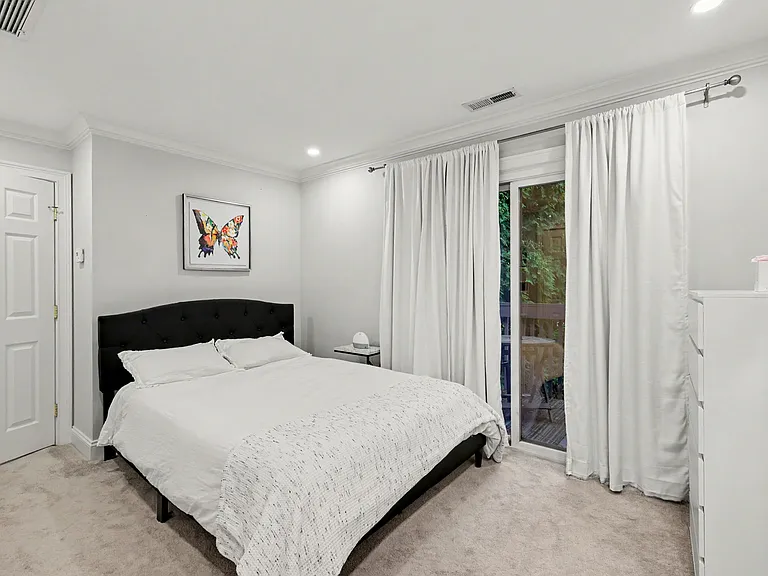 2289 Bedford St #D7 — Photo 15