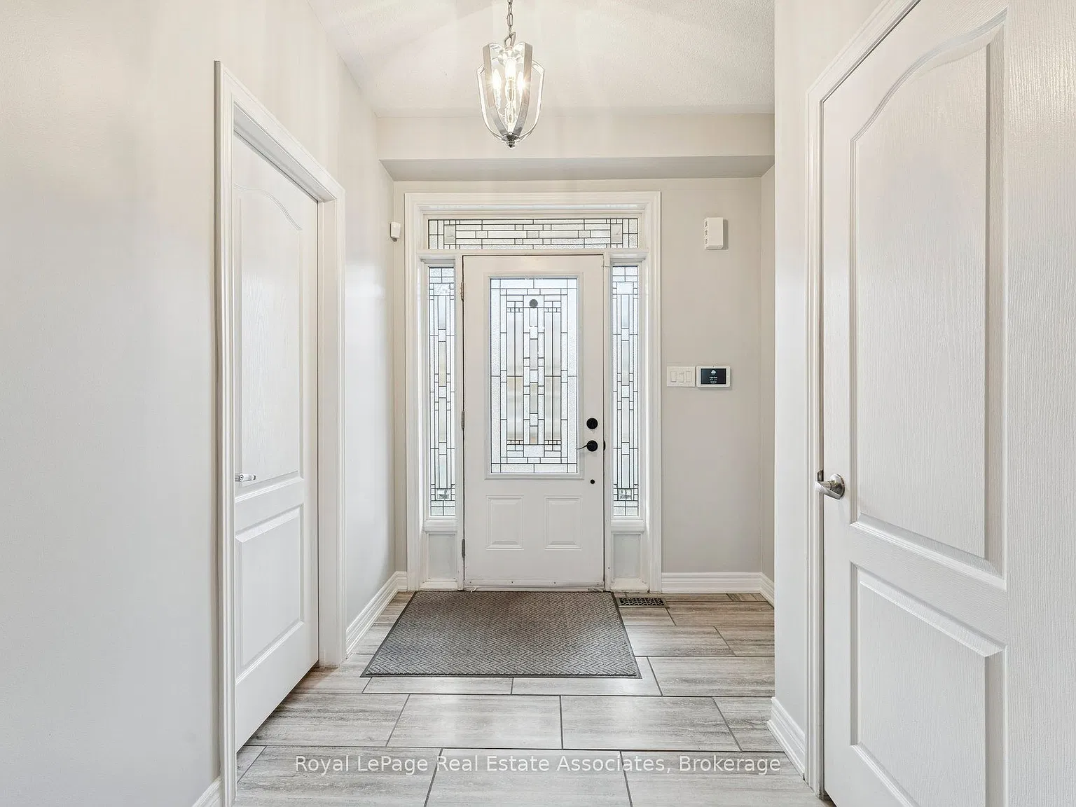 3 bed, $3,500 — Photo 3