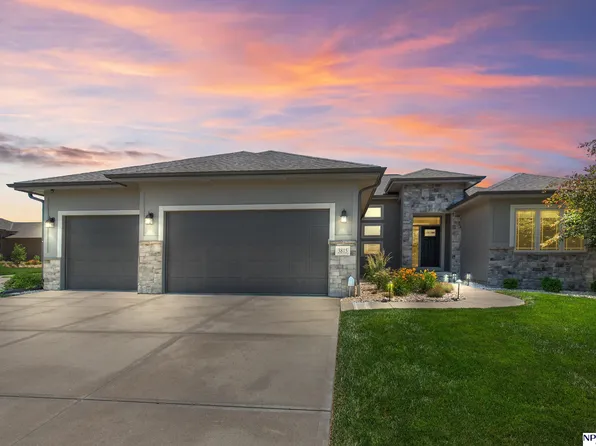 3815 N 189th St, Elkhorn, NE 68022