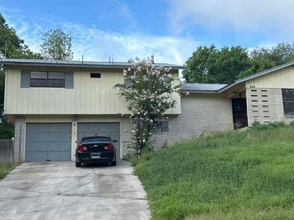 2nd image of 606 Barchester Dr