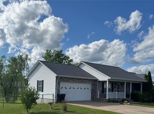 96 Fox Dr, Farmington, MO 63640