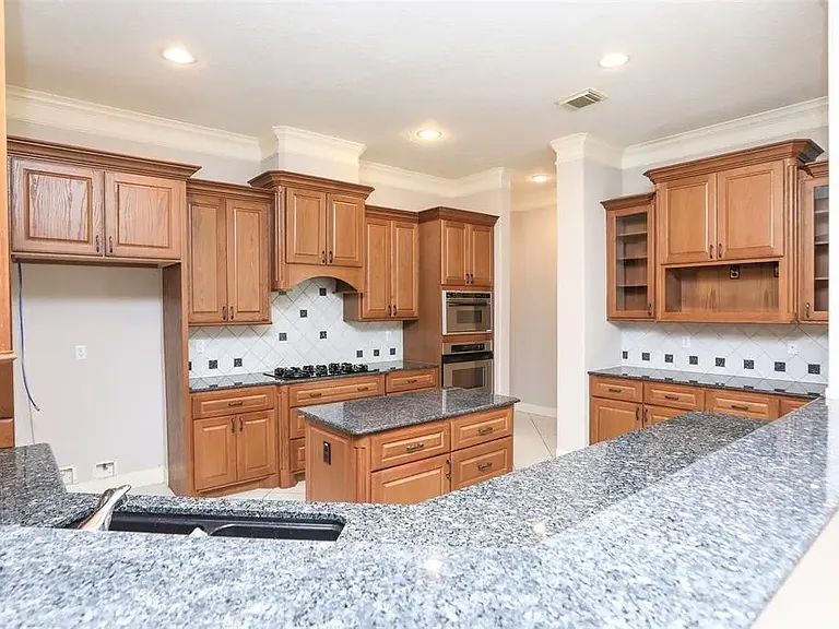 8918 Summerdale Ln — Photo 6