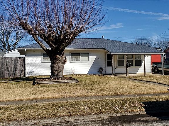 3rd image of 916 Boylan Dr