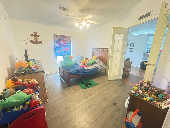 5th image of 212 Ridgeway Blvd N #50