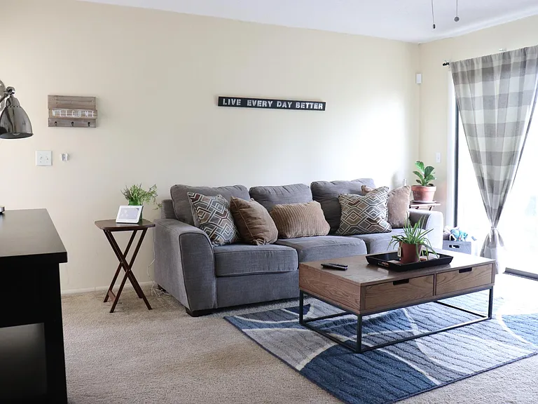 6022 Village Cir #6022 — Photo 3