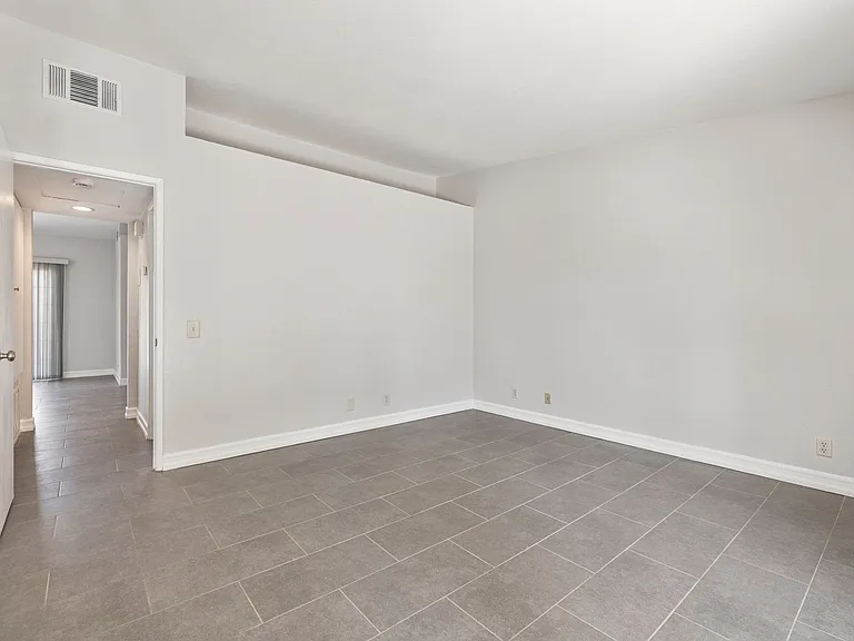 505 S Farrell Dr #D20 — Photo 19
