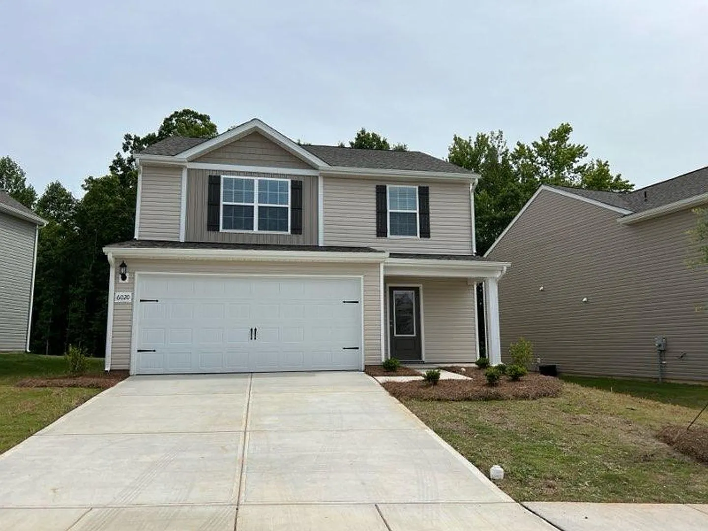 Spacious Home minutes from Uptown and the Charlotte Douglass Airport! — Photo 1