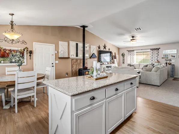 12342 E Avenue V10 #E, Pearblossom, CA 93553