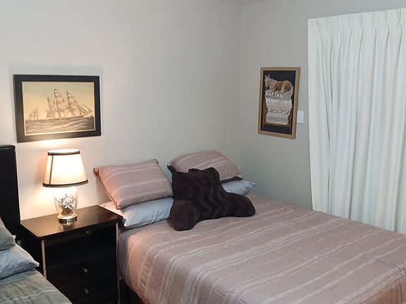 2nd image of 1601 Pennsylvania St NE #R3