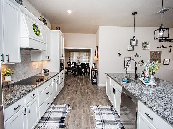 5th image of 14113 Avenue W