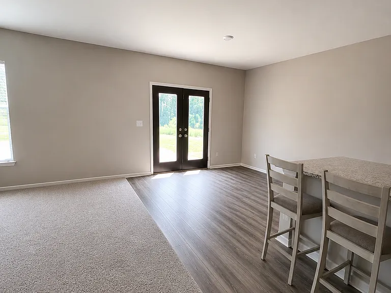 372 Corinth Dr — Photo 7