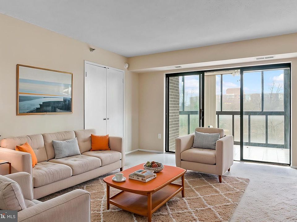 1st image of 15115 Interlachen Dr #3607