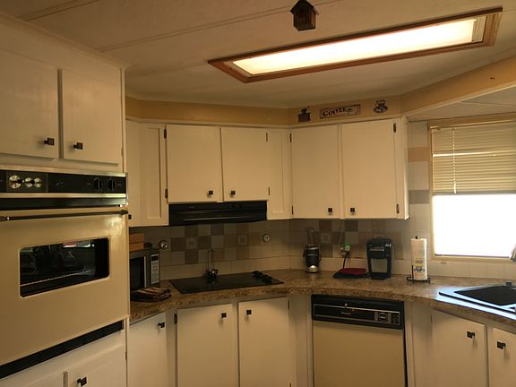 4th image of 675 Sunny South Ave