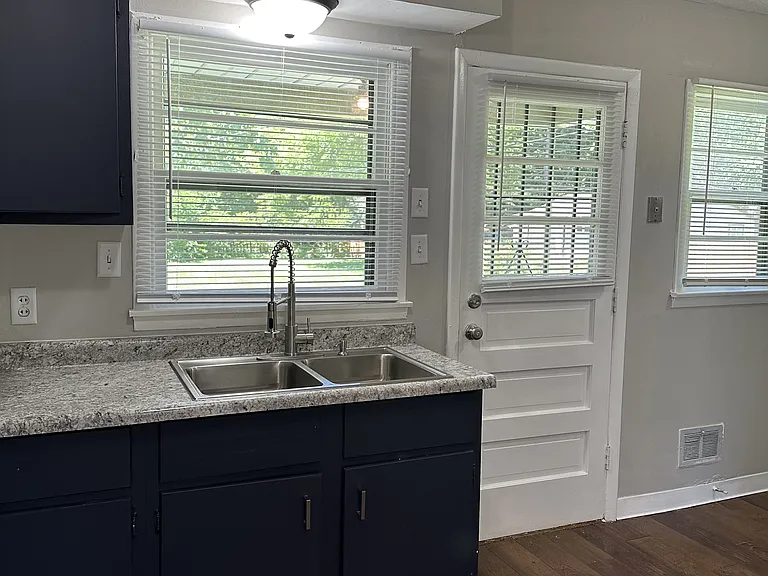 2107 W Coil St — Photo 8