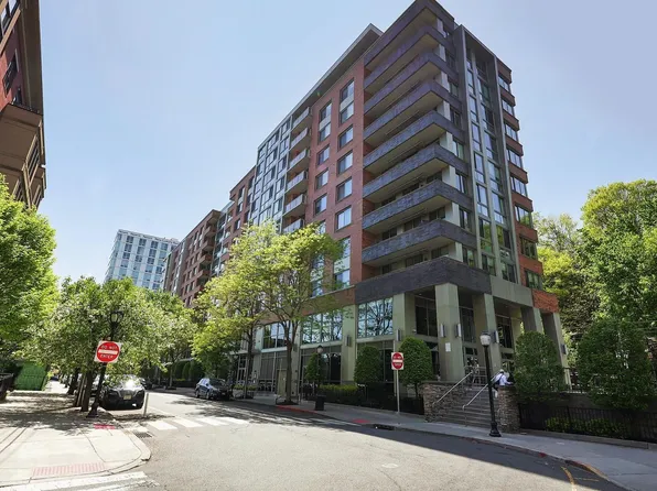 800 Jackson Street image 1 of 27