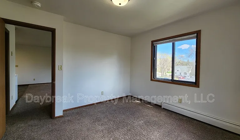 915 7th Ave N #17 — Photo 10