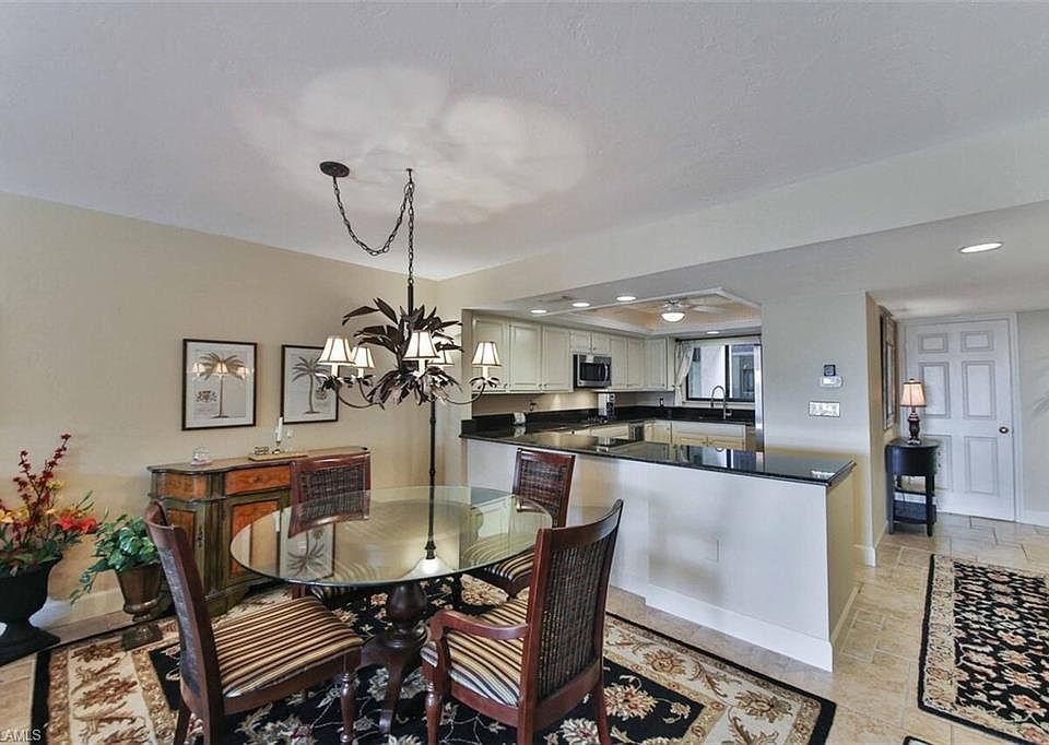 1st image of 4821 S Landings Dr APT 102