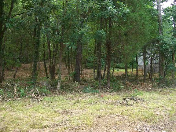 3rd image of 1485 Clemons Rd