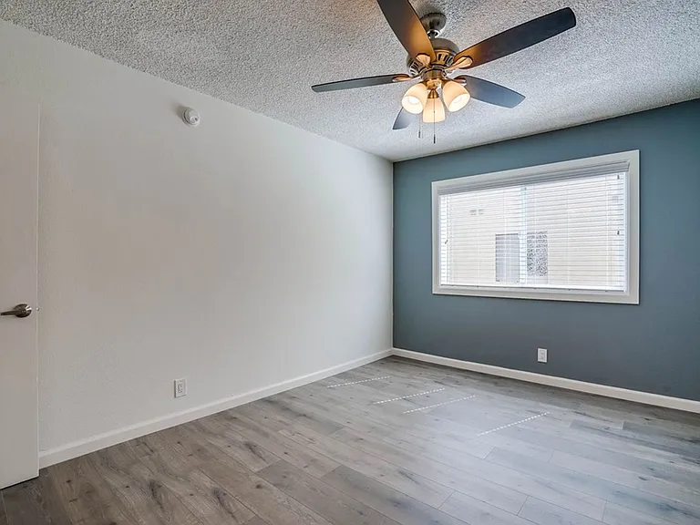 6407 10th Ave — Photo 25