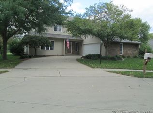 2722 Lakeview Dr, Champaign, IL