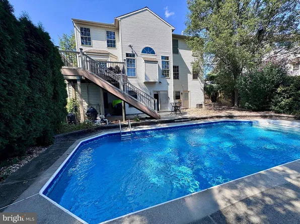 1006 Hillside Ave, Elizabethtown, PA 17022