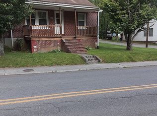 714 Newbern Rd, Pulaski, VA 24301