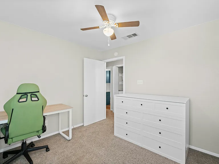 2018 W Rundberg Ln #15B — Photo 12