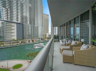 465 Brickell Ave APT 702, Miami, FL 33131