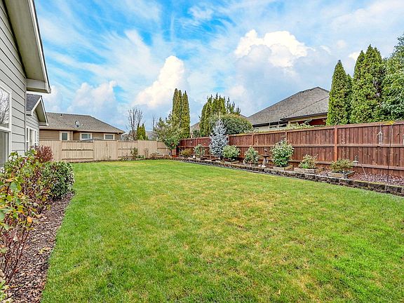 3rd image of 988 Pumpkin Rdg