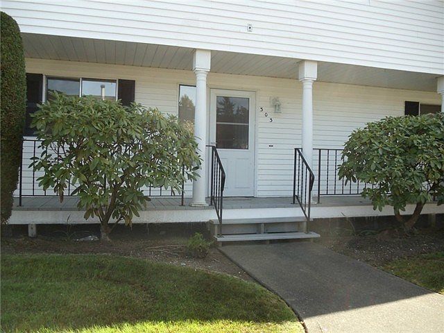 Front porch and entrance from the sidewald