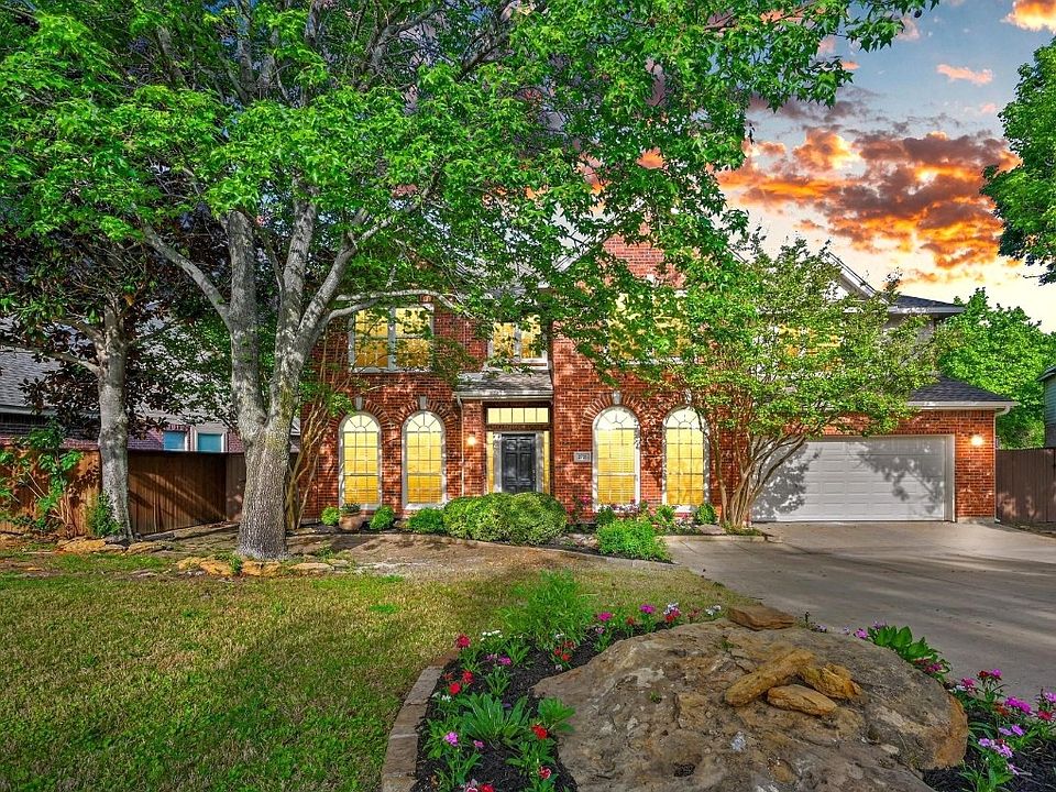 1st image of 2721 Brookwood Dr