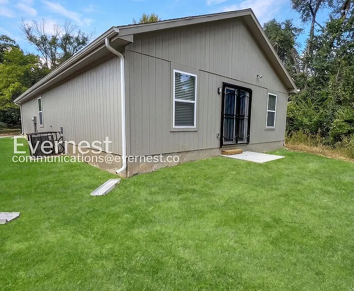 6911 Bellefontaine Ave — Photo 16