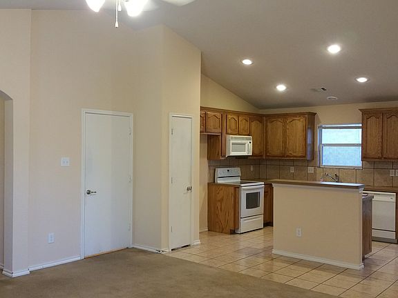 4th image of 6457 Regina Dr