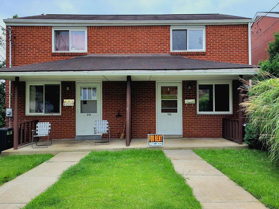 The front. Apartment for rent, on the left.
