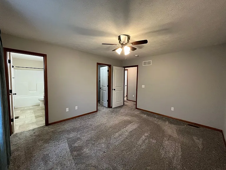 7825 Yankee Woods Dr — Photo 15