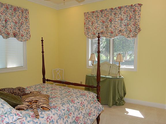 3rd image of 193 Laurel Ln