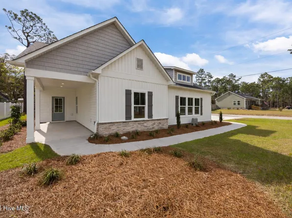 700 Fifty Lakes Drive, Southport, NC 28461