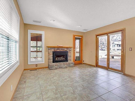 5th image of 52 Bridgewater Dr