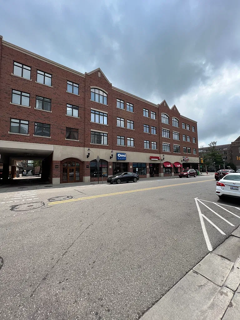 211 M. A. C. Avenue - D — Photo 2