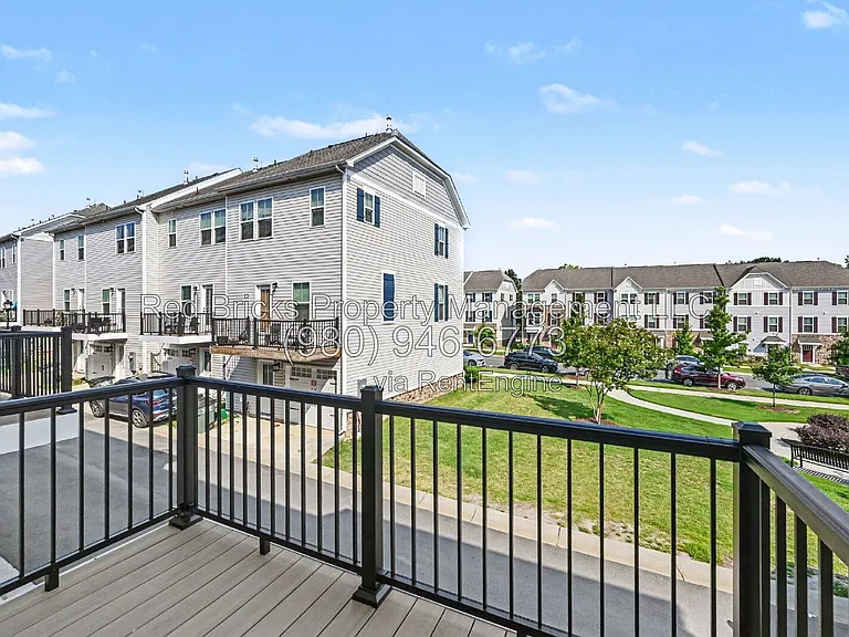 9342 Mallard Mills Dr — Photo 14