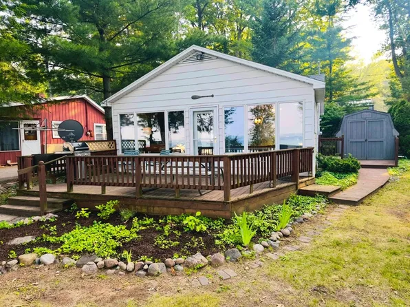 2744 W Higgins Lake Dr, Roscommon, MI 48653
