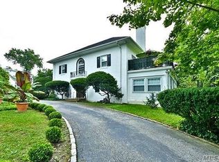 2 Arleigh Rd, Great Neck, NY 11021