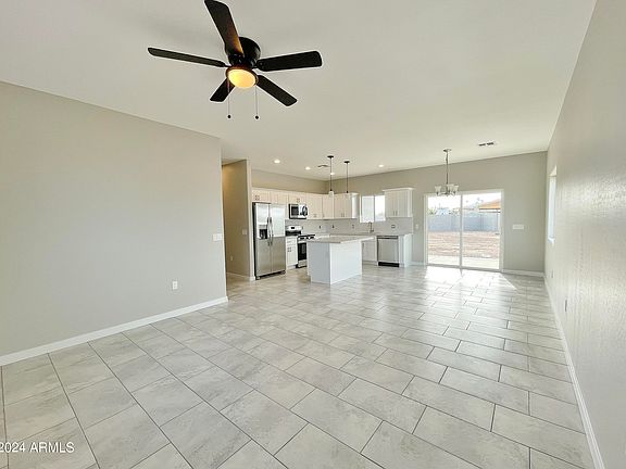 3rd image of 4025 N CATALINA Drive